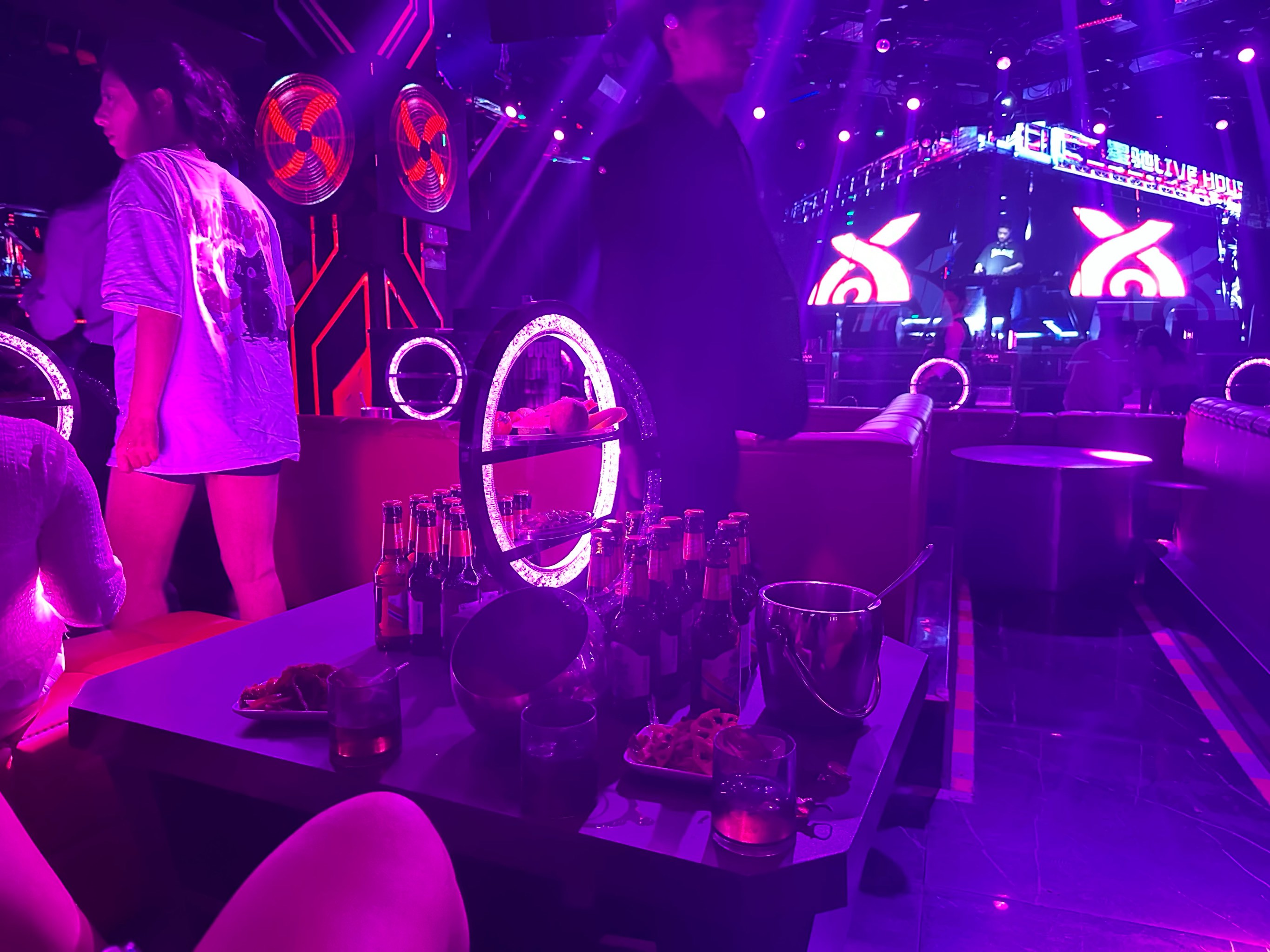 绥化商务KTV预订商机-绥棱县ktv预订